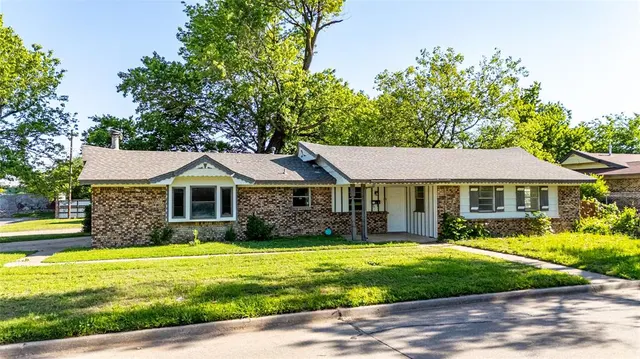 Front exterior — 3201 Longridge Road, Del City, OK 73115