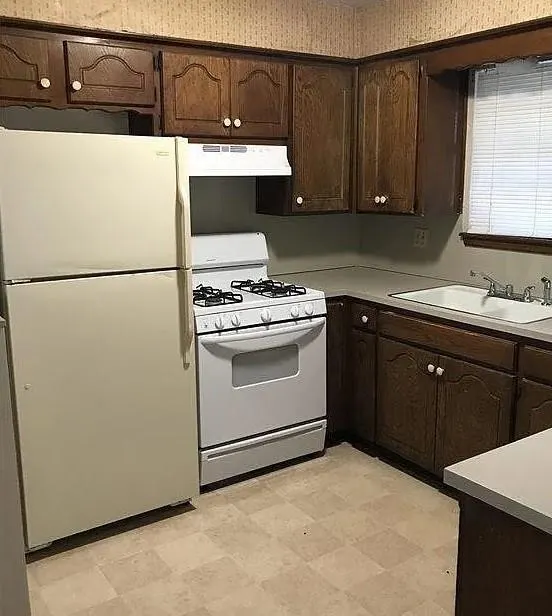 Photo 2 — 4501 Meadowpark Drive, Midwest City, OK 73110