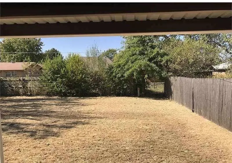 Photo 10 — 4501 Meadowpark Drive, Midwest City, OK 73110