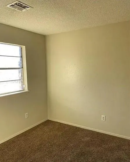 Photo 7 — 9816 NE 5th Street, Midwest City, OK 73130