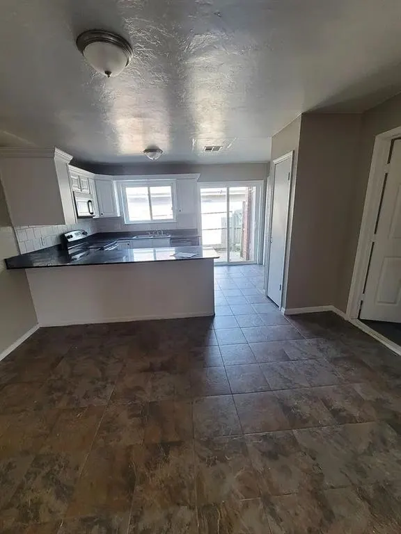 Photo 3 — 705 NW 111th Street, Oklahoma City, OK 73114