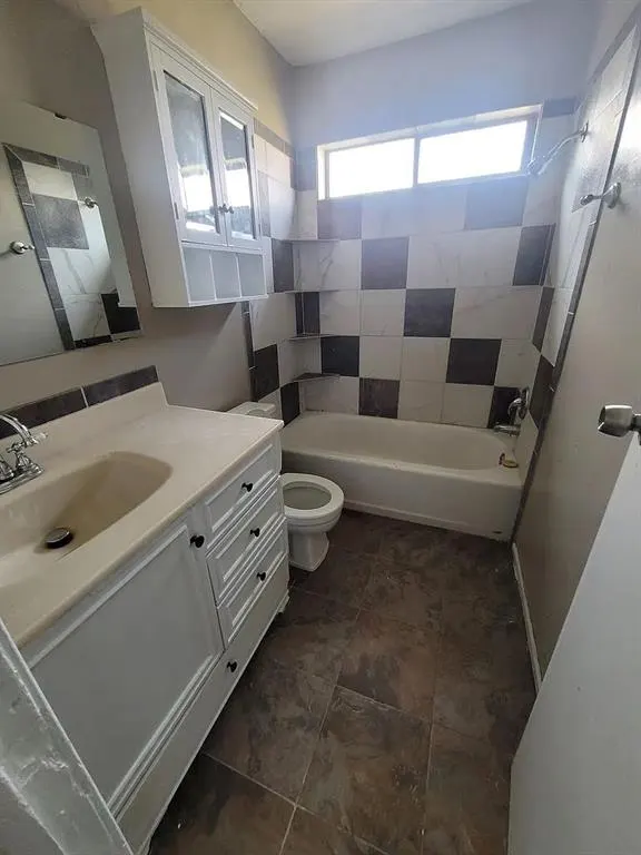 Photo 6 — 705 NW 111th Street, Oklahoma City, OK 73114