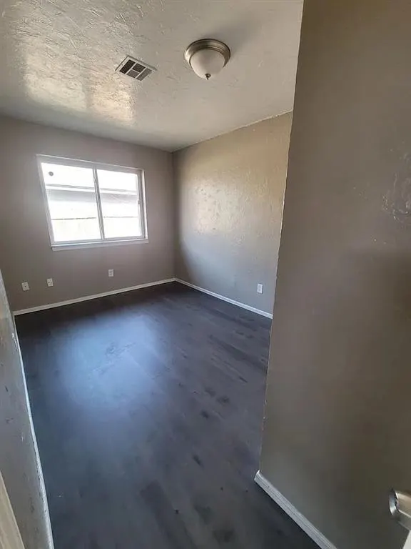 Photo 7 — 705 NW 111th Street, Oklahoma City, OK 73114