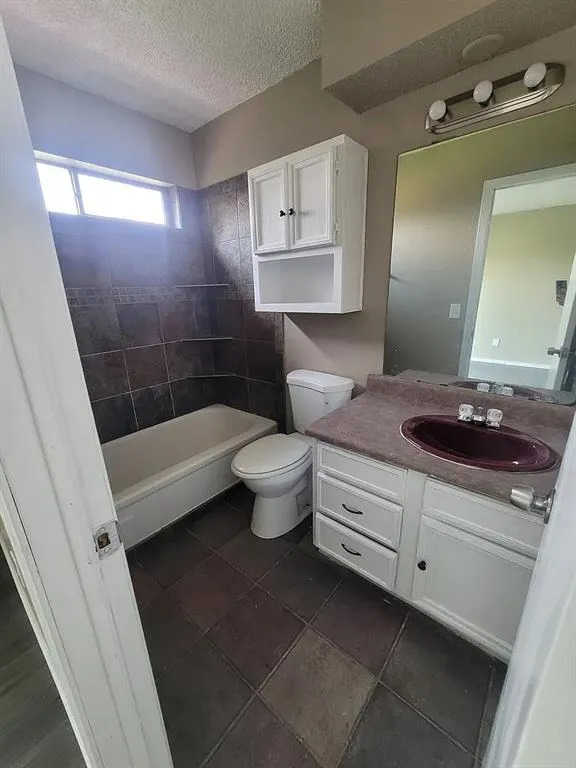 Photo 8 — 705 NW 111th Street, Oklahoma City, OK 73114
