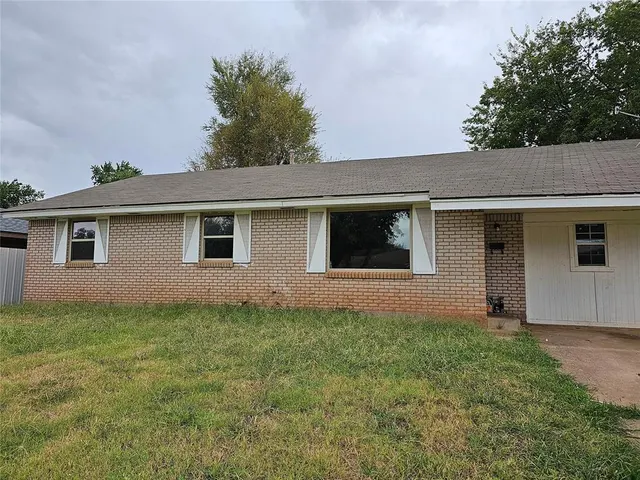 Front exterior — 3200 Neighbors Lane, Del City, OK 73115