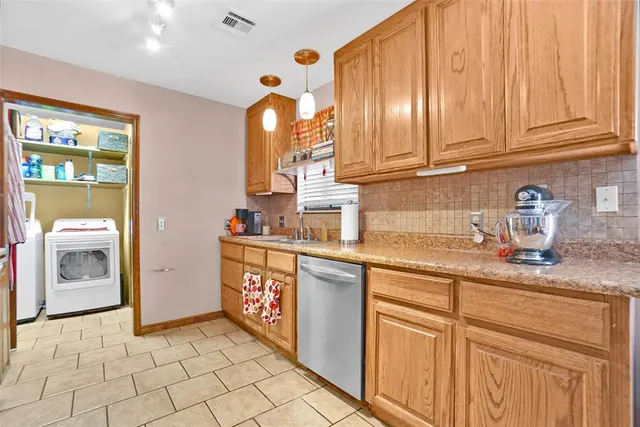 Photo 8 — 206 Magnolia Avenue, Elk City, OK 73644