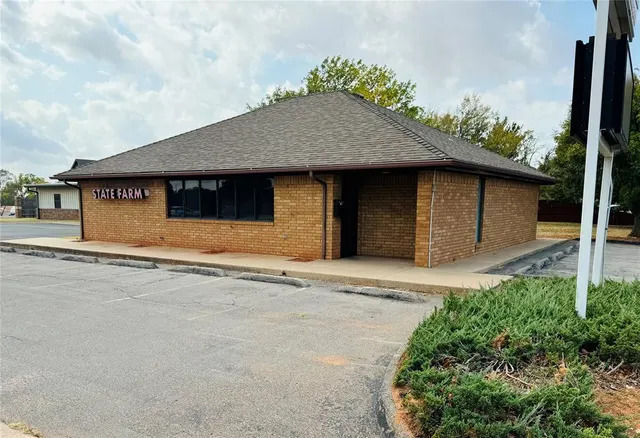 Front exterior — 520 S 30th Street, Clinton, OK 73601