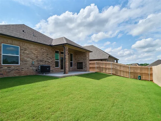 Photo 4 — 3719 Hardy Drive, Norman, OK 73069