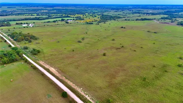 Photo 6 — 7 Freeny Valley Road, Caddo, OK 74729