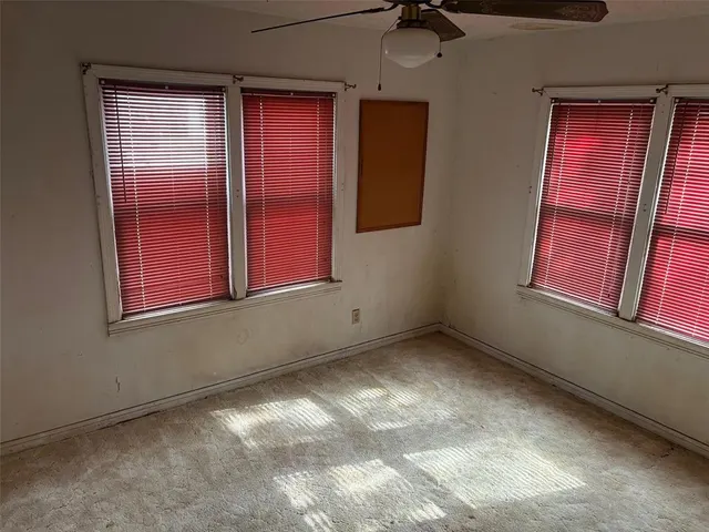Photo 3 — 406 SW 6th Street, Lindsay, OK 73052