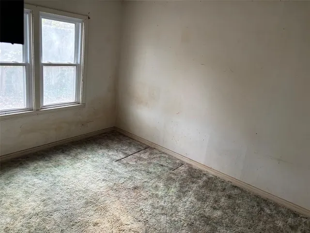 Photo 4 — 406 SW 6th Street, Lindsay, OK 73052