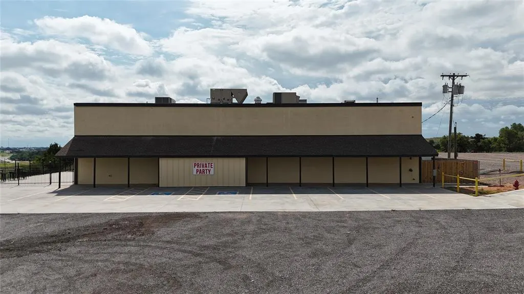 Front exterior — 23894 S Frontage Road, Weatherford, OK 73096