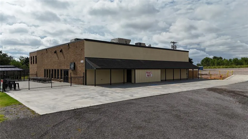 Photo 2 — 23894 S Frontage Road, Weatherford, OK 73096