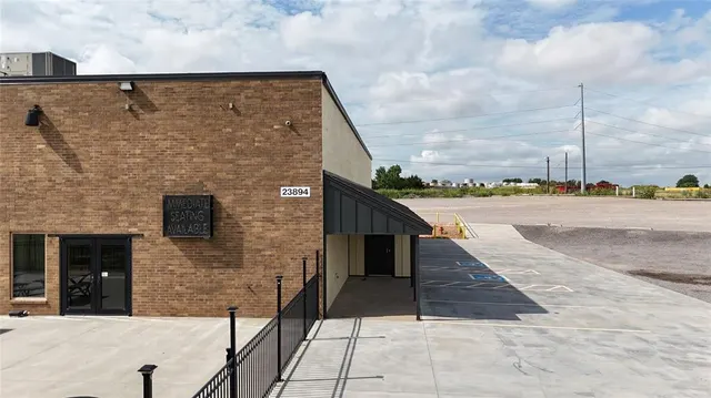 Photo 4 — 23894 S Frontage Road, Weatherford, OK 73096