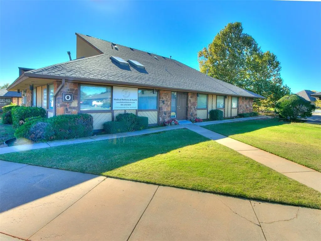 Front exterior — 2124 Shadowlake Drive O, Oklahoma City, OK 73159