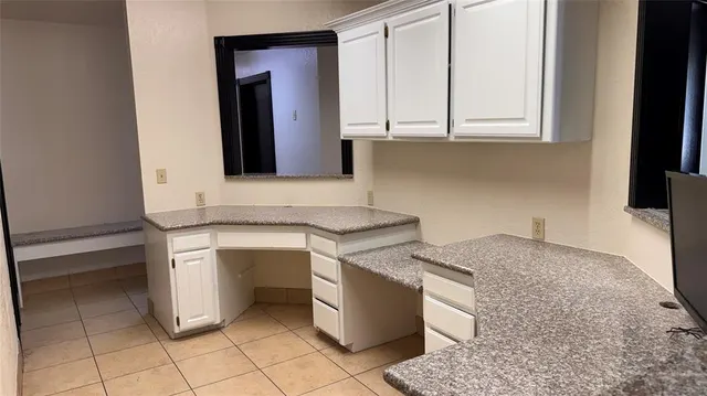 Photo 4 — 2124 Shadowlake Drive O, Oklahoma City, OK 73159