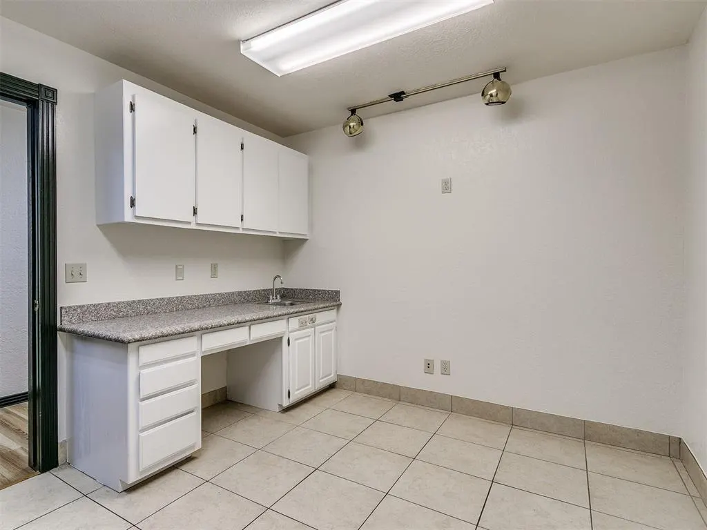 Photo 6 — 2124 Shadowlake Drive O, Oklahoma City, OK 73159