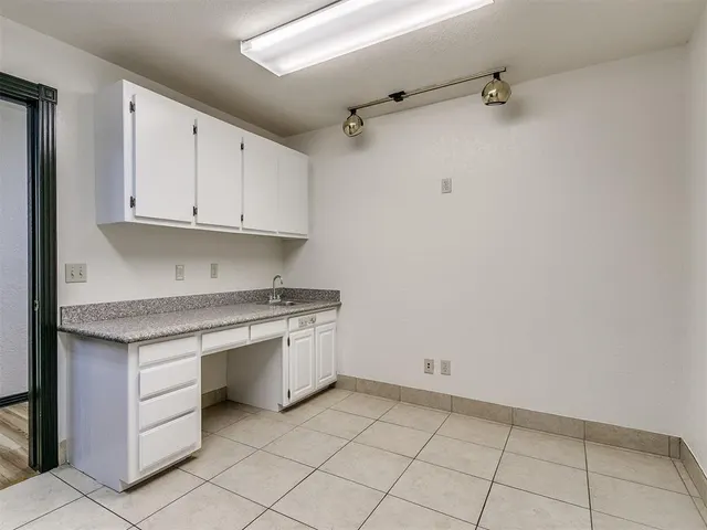 Photo 6 — 2124 Shadowlake Drive O, Oklahoma City, OK 73159