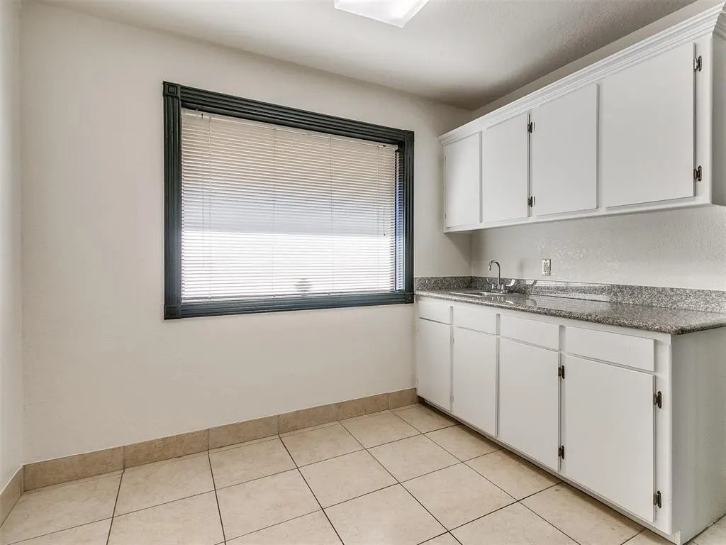 Photo 8 — 2124 Shadowlake Drive O, Oklahoma City, OK 73159
