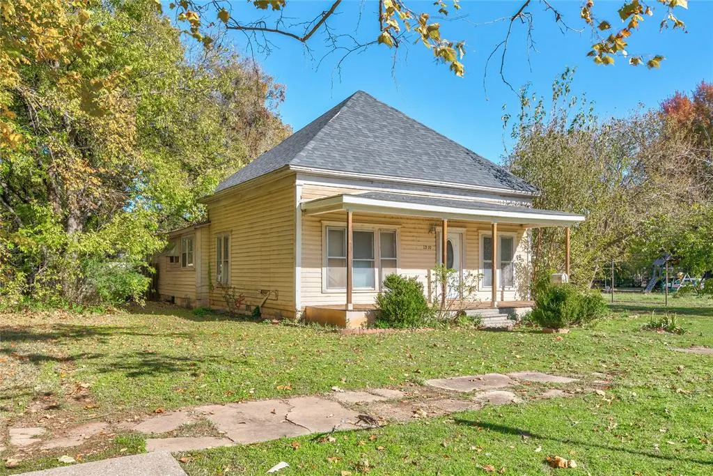 Front exterior — 1310 W Minnesota Avenue, Chickasha, OK 73018