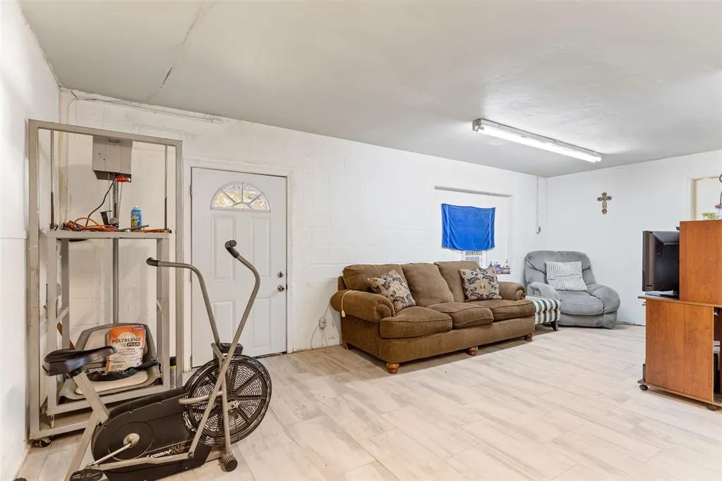 Photo 16 — 301 SE 54th Street, Oklahoma City, OK 73129