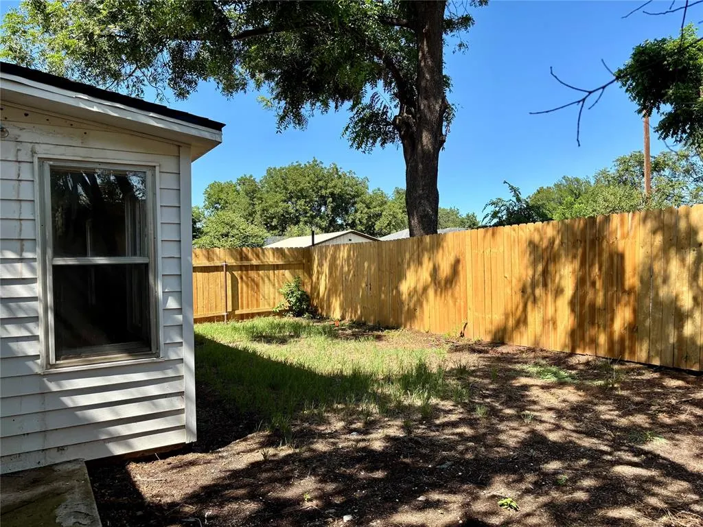 Photo 19 — 412 N Kentucky Avenue, Mangum, OK 73554