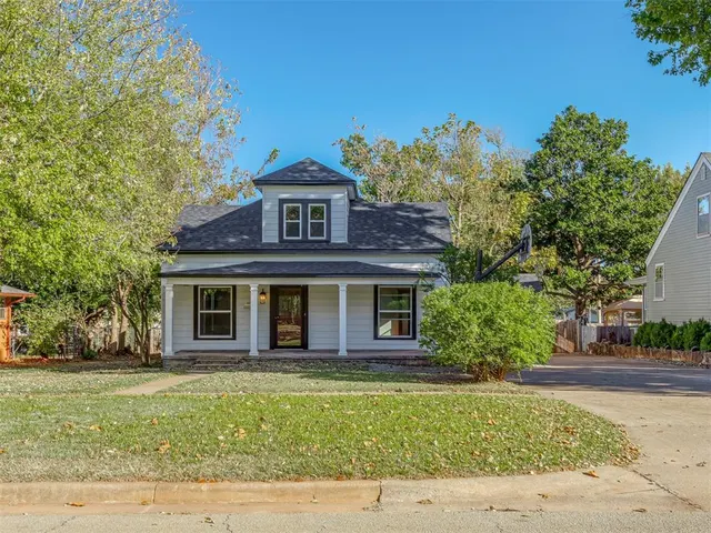 Photo 2 — 309 S 6th Street, Kingfisher, OK 73750