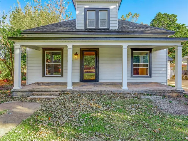 Photo 5 — 309 S 6th Street, Kingfisher, OK 73750
