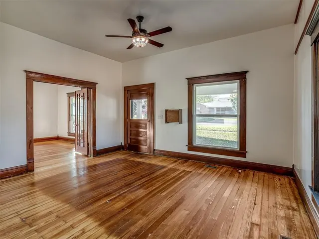 Photo 6 — 309 S 6th Street, Kingfisher, OK 73750