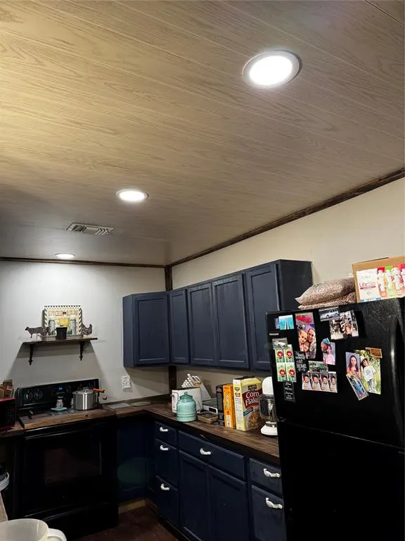 Photo 5 — 712 Cinmac Street, Lindsay, OK 73052