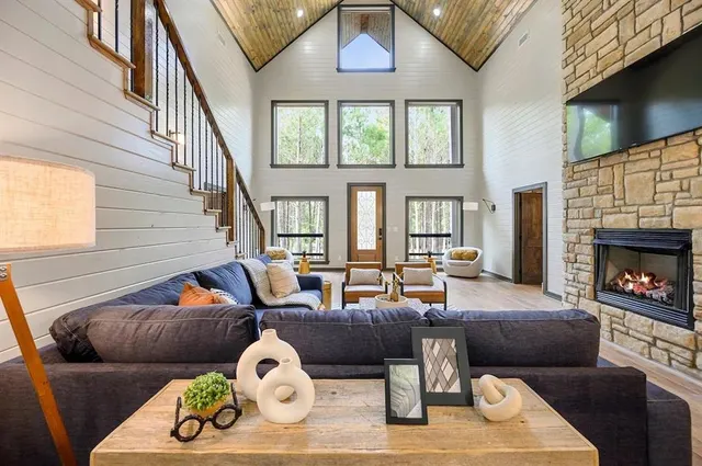 Photo 3 — 36 Bear Cedar Trail, Broken Bow, OK 74728