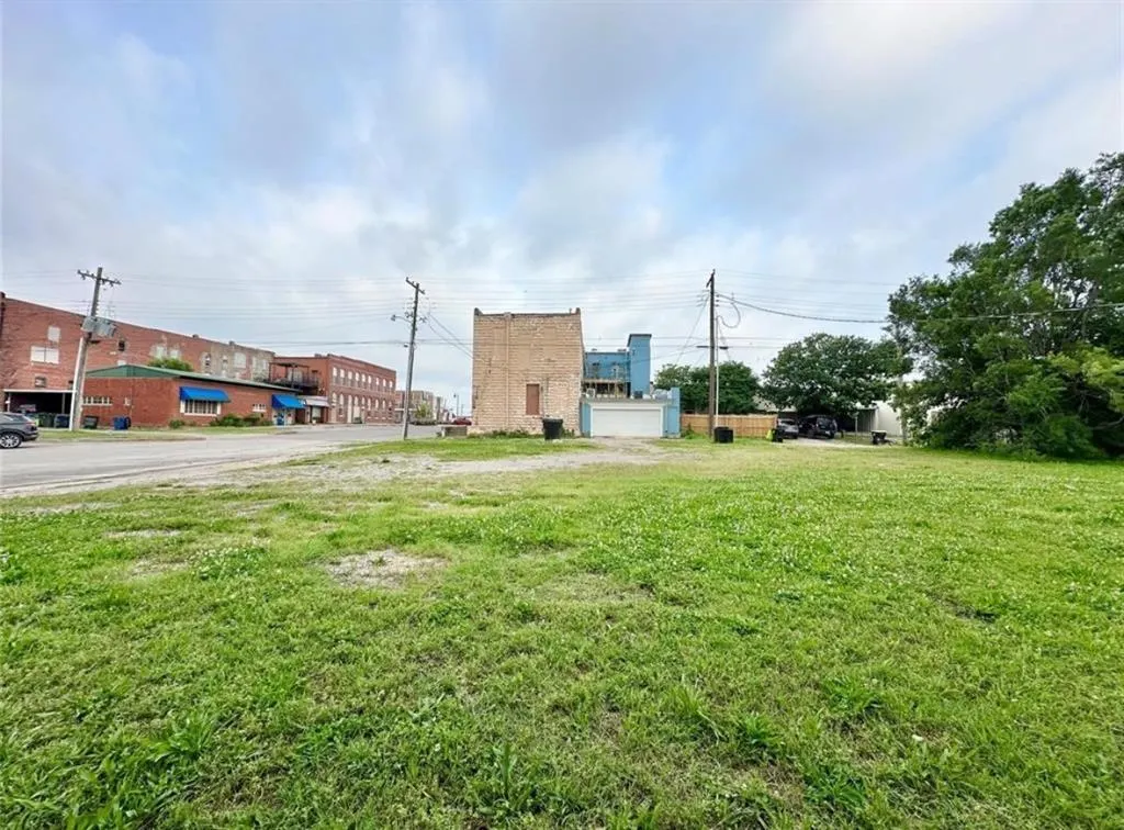 Photo 2 — 00 E Washington Street, Tecumseh, OK 74873