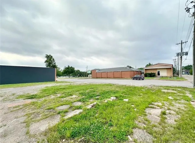Photo 3 — 00 E Washington Street, Tecumseh, OK 74873