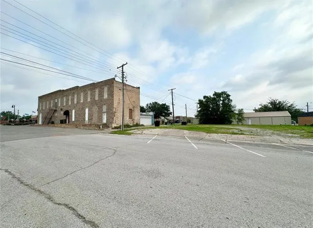 Photo 7 — 00 E Washington Street, Tecumseh, OK 74873