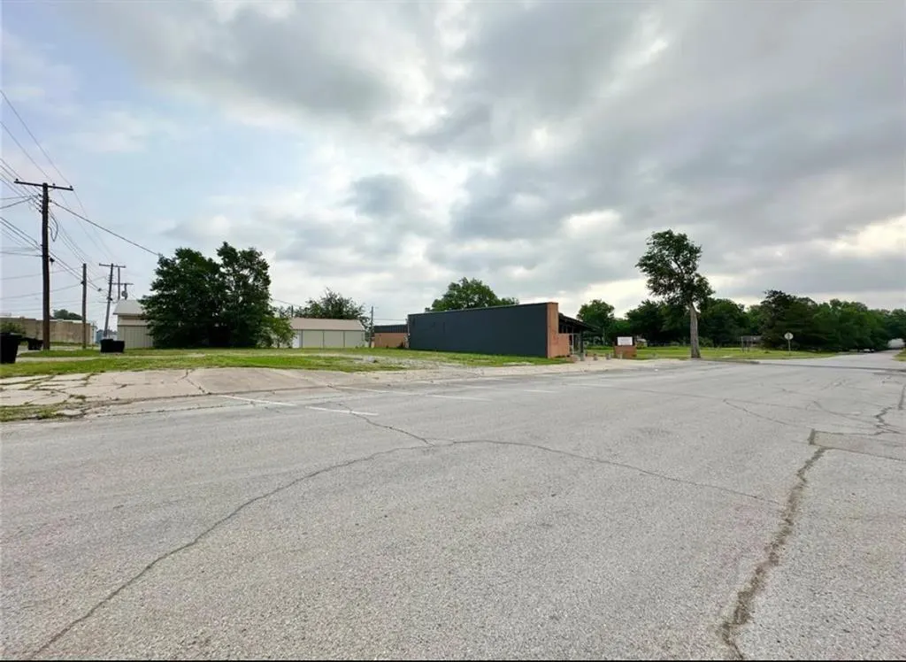 Photo 8 — 00 E Washington Street, Tecumseh, OK 74873