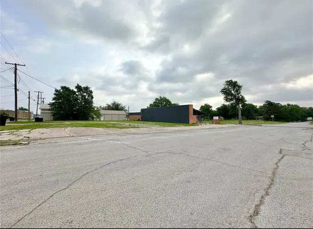 Photo 8 — 00 E Washington Street, Tecumseh, OK 74873