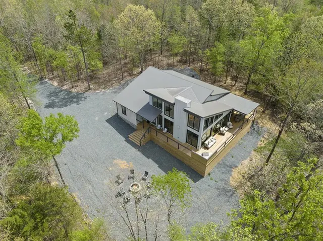 Photo 3 — 306 Gentry Oak Lane, Broken Bow, OK 74728