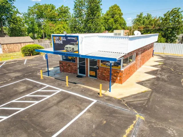 Photo 2 — 1215 W Britton Road, Oklahoma City, OK 73114
