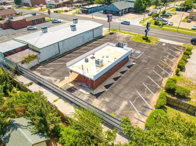 Photo 7 — 1215 W Britton Road, Oklahoma City, OK 73114