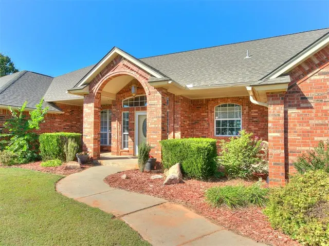 Photo 5 — 826 S Mustang Road, Tuttle, OK 73089