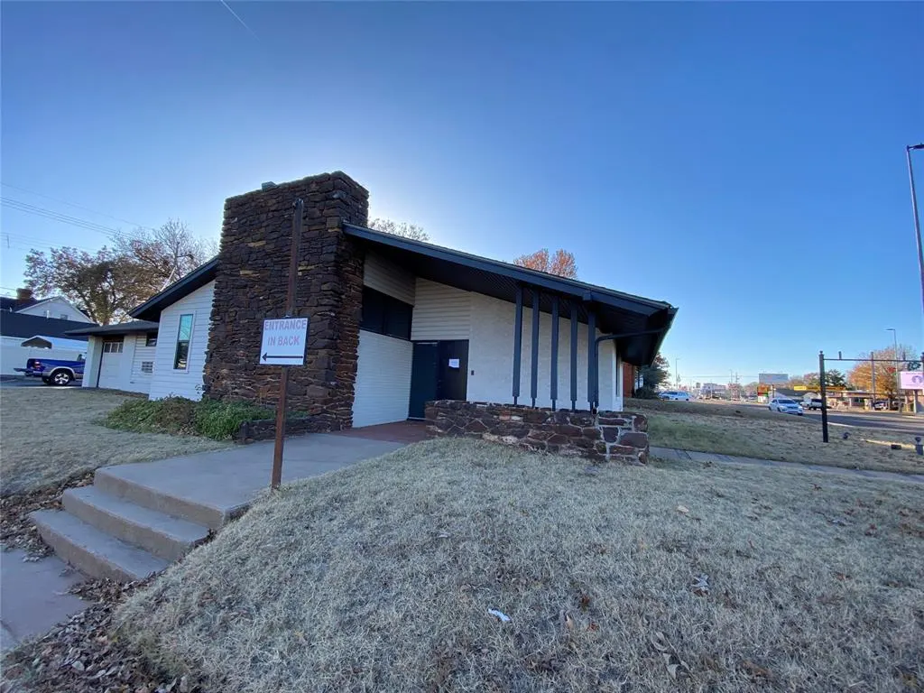 Photo 4 — 900 W 3rd Street, Elk City, OK 73644