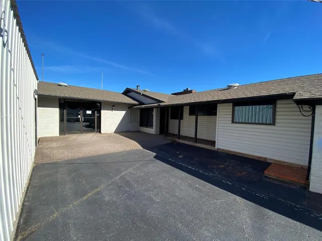 Photo 7 — 900 W 3rd Street, Elk City, OK 73644