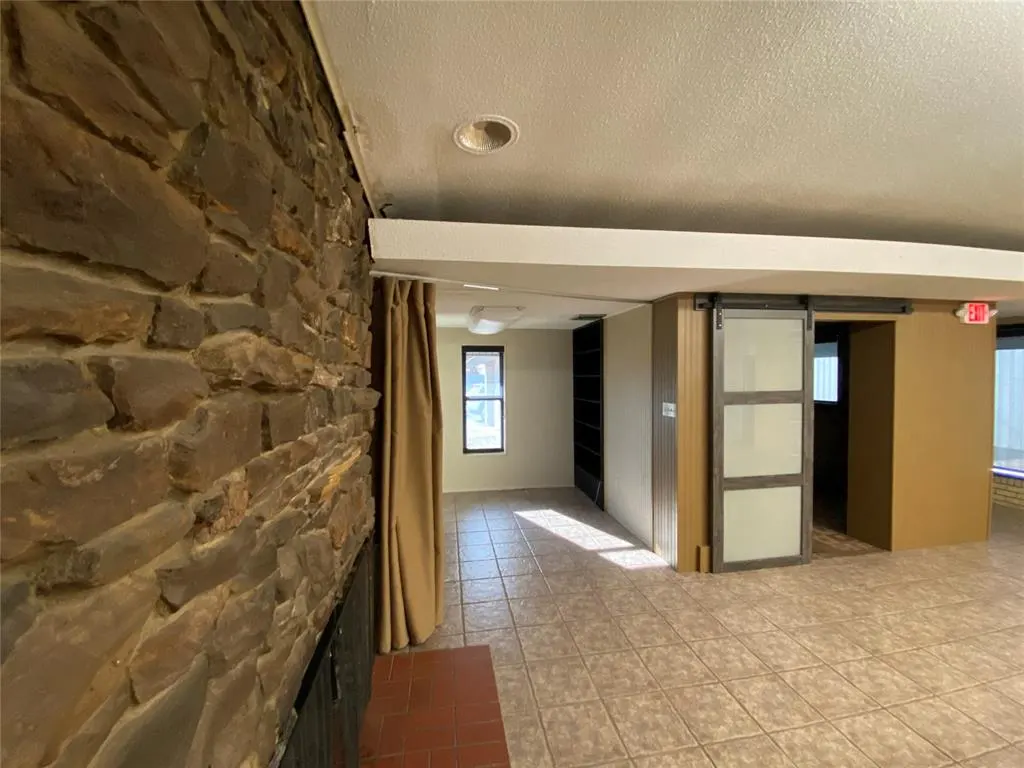 Photo 18 — 900 W 3rd Street, Elk City, OK 73644