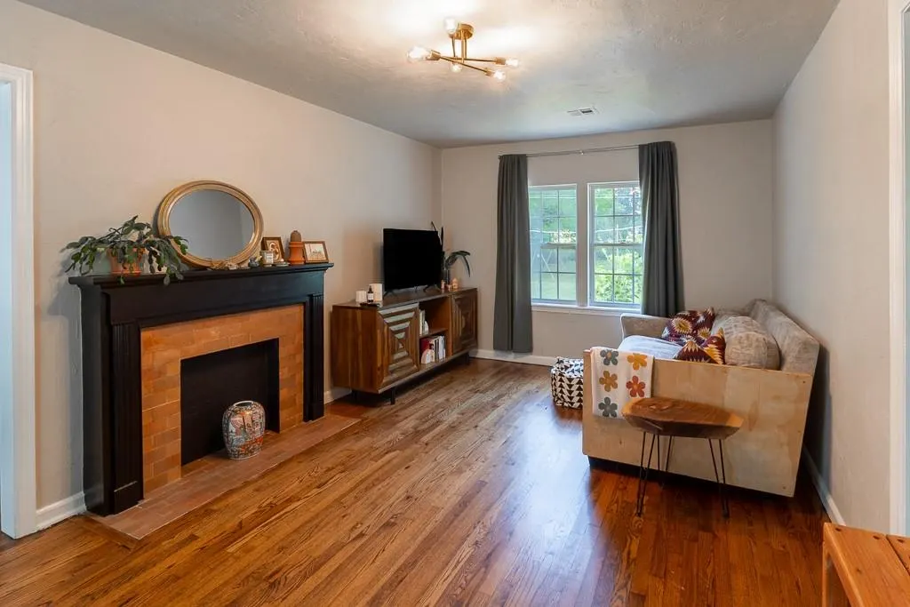 Photo 5 — 829 NE 65th Street, Oklahoma City, OK 73105