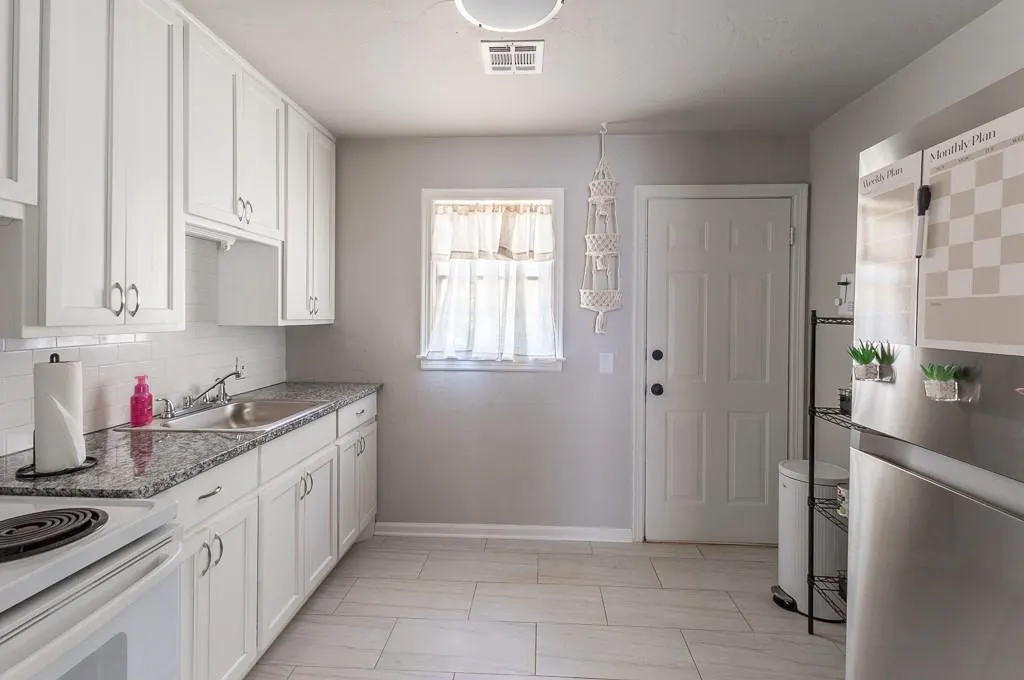 Photo 12 — 829 NE 65th Street, Oklahoma City, OK 73105
