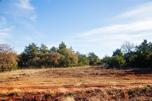 Photo 4 — 7634 Old Oak Trail, Guthrie, OK 73044