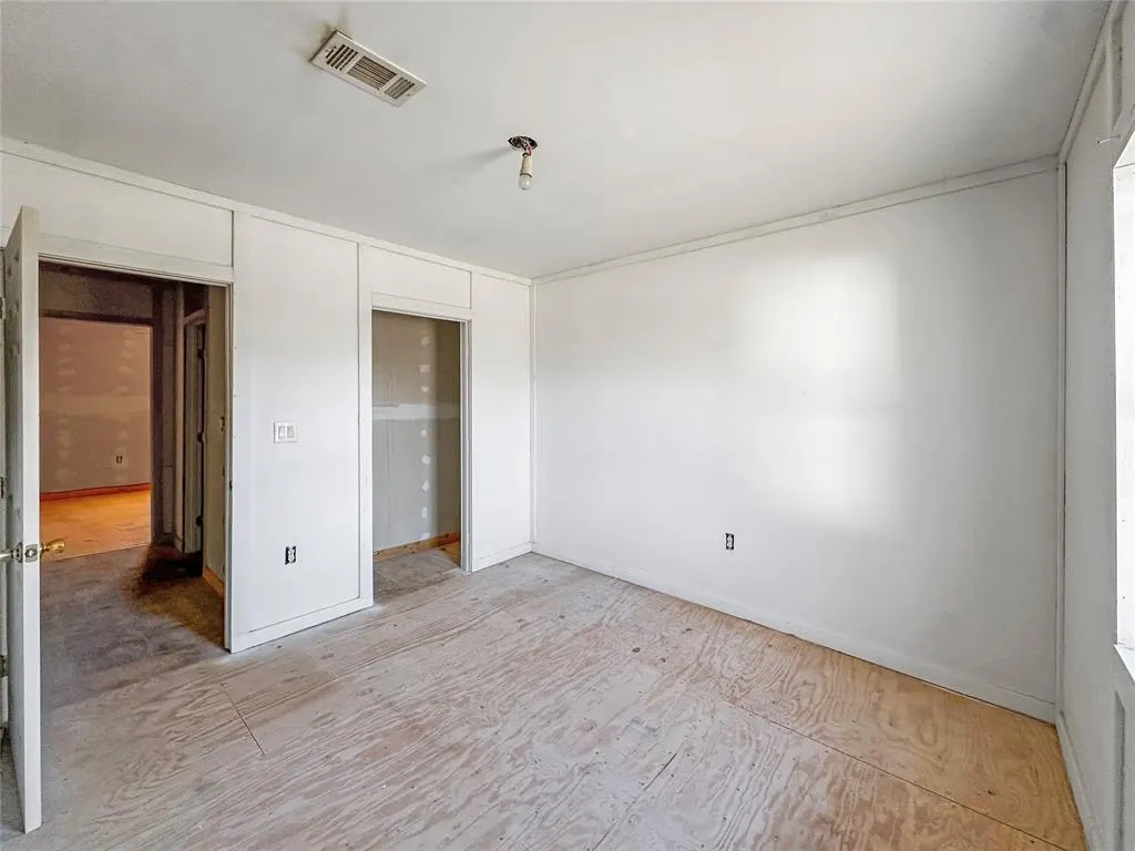 Photo 13 — 323 S Birch Avenue, Erick, OK 73645