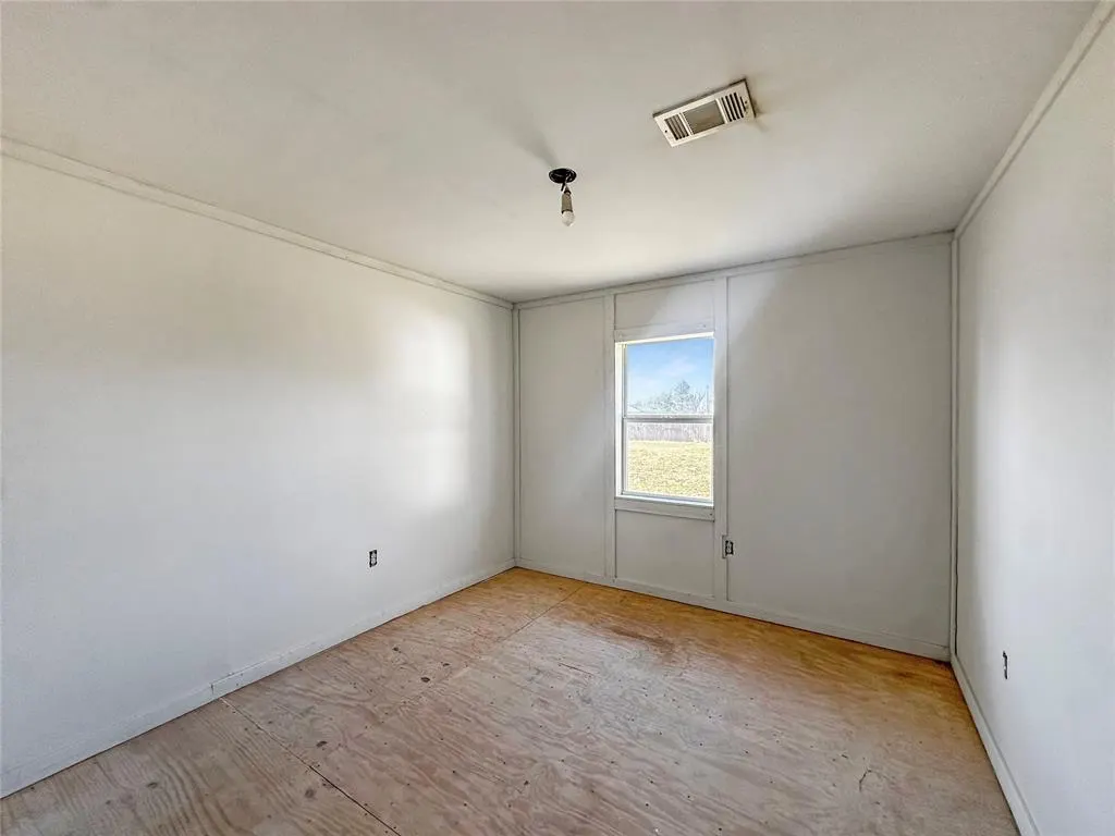 Photo 14 — 323 S Birch Avenue, Erick, OK 73645