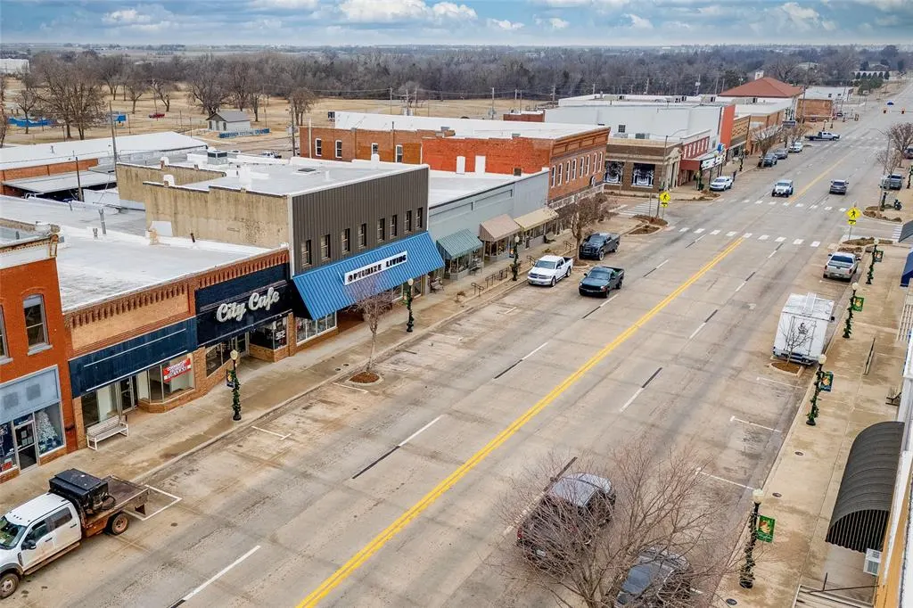 Photo 33 — 210 N Main Street, Kingfisher, OK 73750