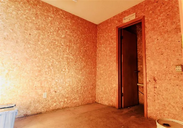 Photo 3 — 2120 S Merritt Road, Elk City, OK 73644
